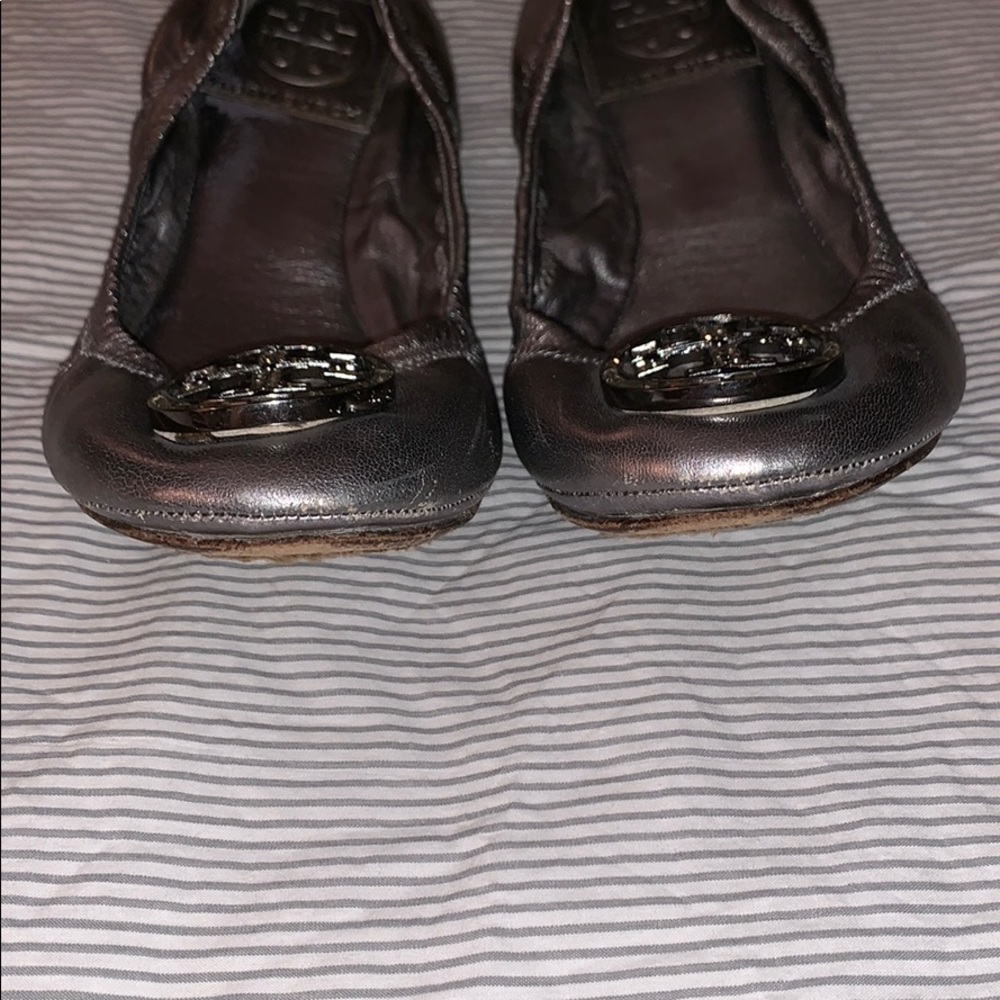 Tory Burch metallic flats - Picture 2 of 7